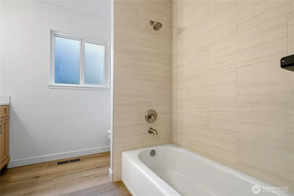 14260 110th Avenue NE Kirkland WA 98034
