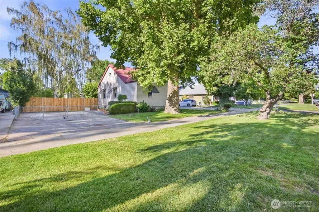 810 W Albany Avenue Kennewick WA 99336
