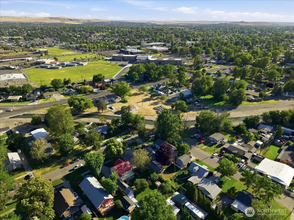 810 W Albany Avenue Kennewick WA 99336