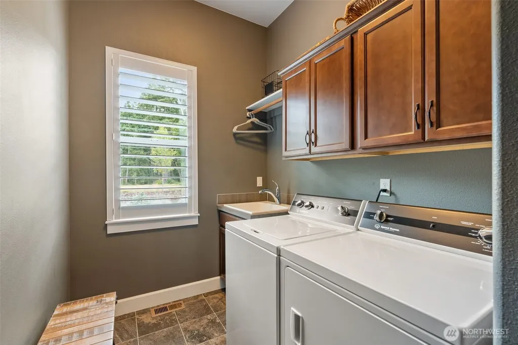 8022 57th Lane NE Olympia WA 98516