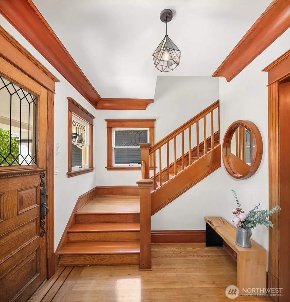 2002 1st Avenue N Seattle WA 98109