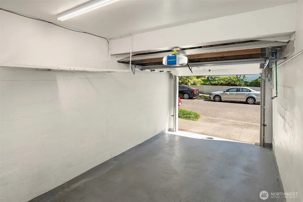 2002 1st Avenue N Seattle WA 98109