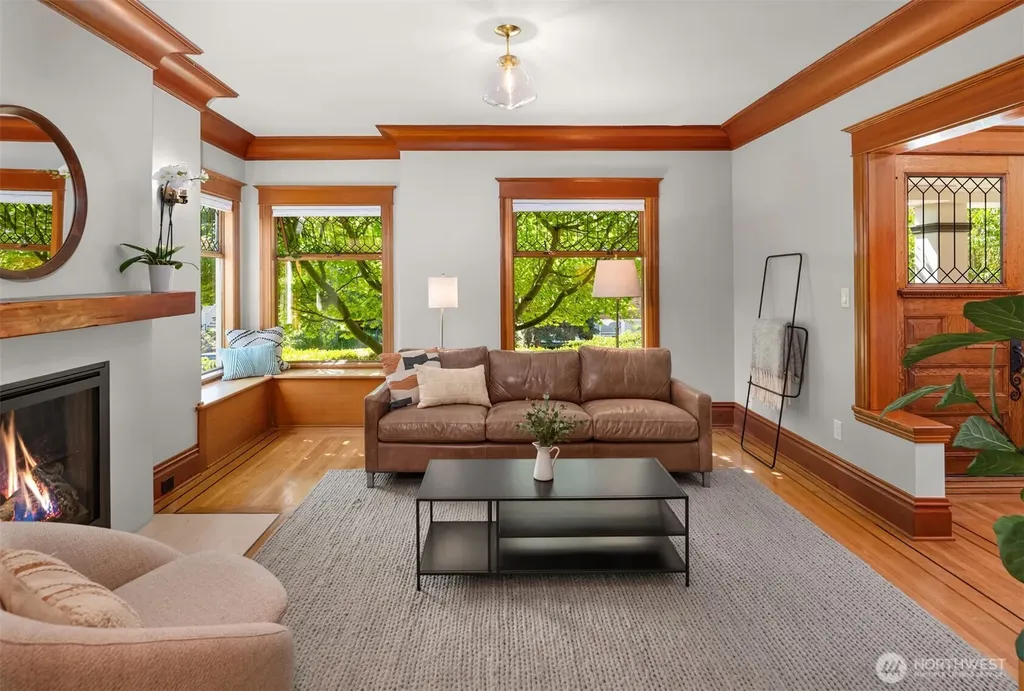 2002 1st Avenue N Seattle WA 98109