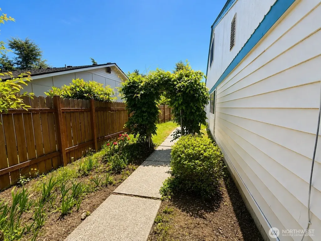 7605 Jade Drive SW Lakewood WA 98498