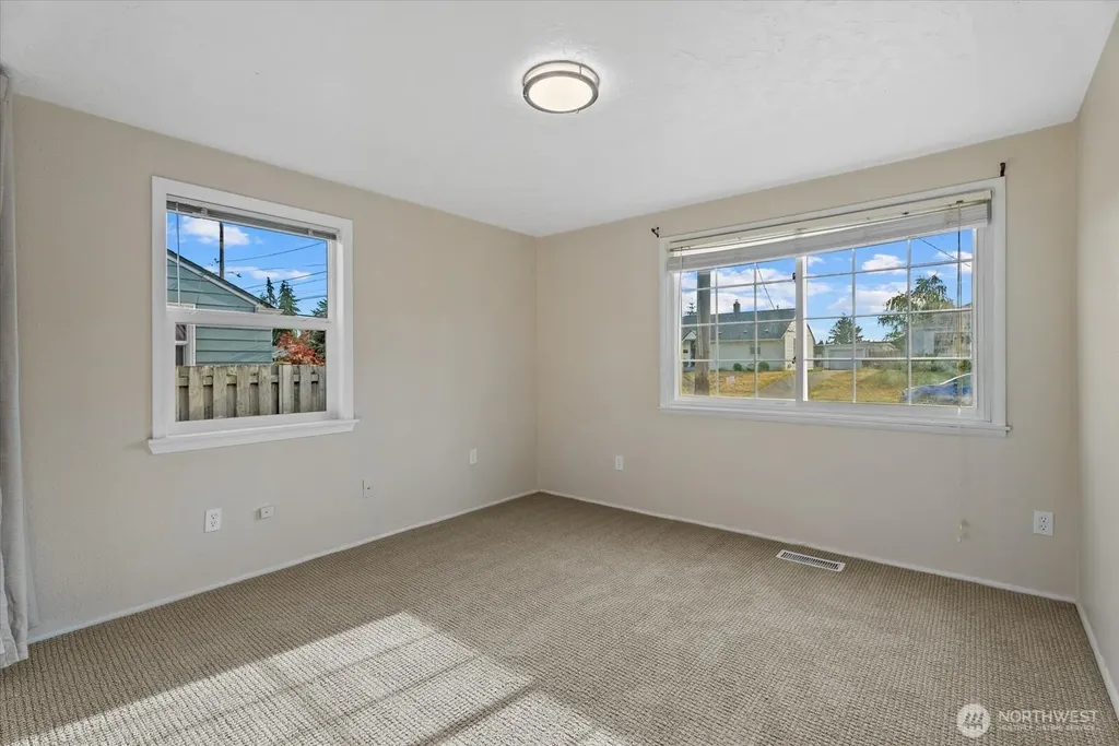 833 S Macarthur Street Tacoma WA 98465