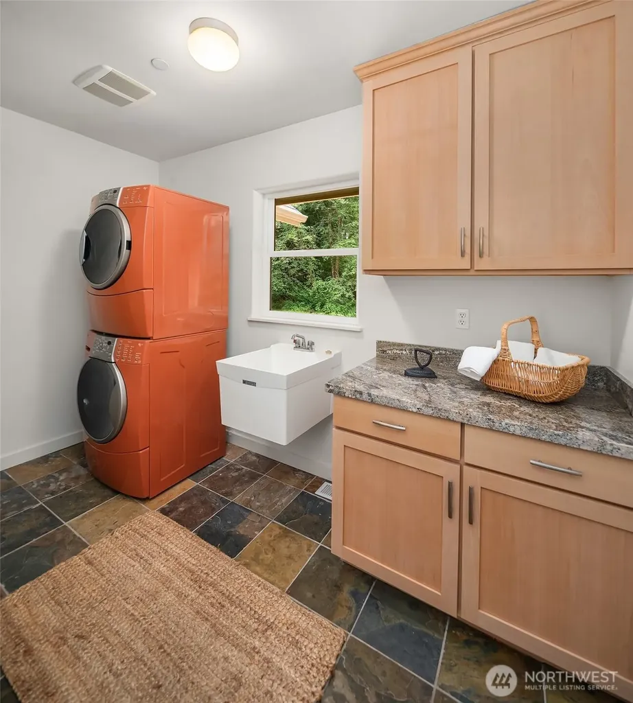 10420 SW 230th Street Vashon WA 98070