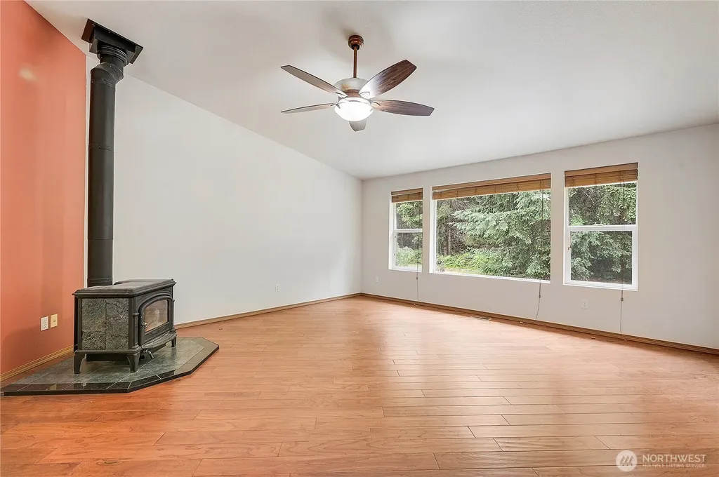 3995 SW Cimmarron Lane Port Orchard WA 98367