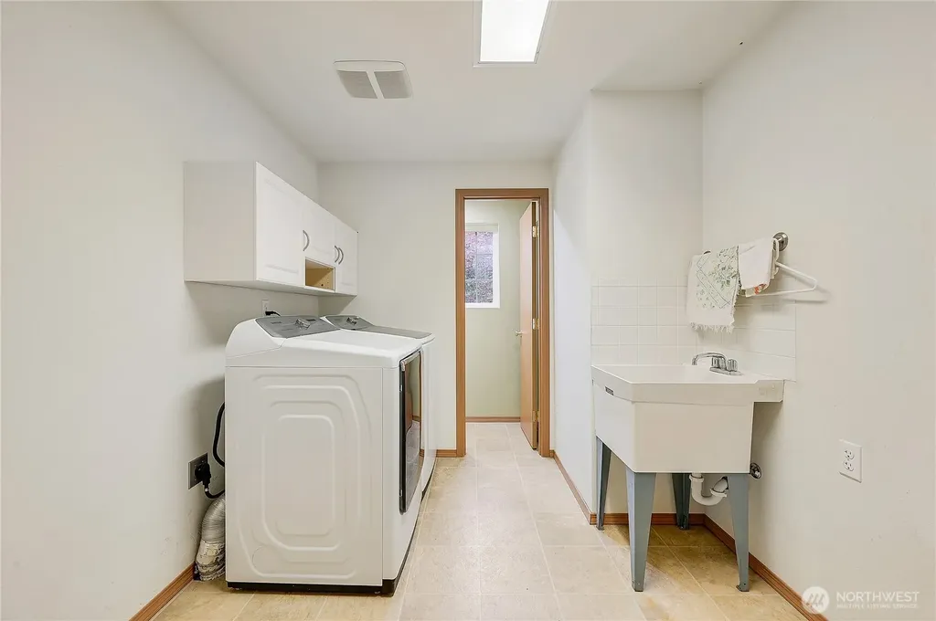 3995 SW Cimmarron Lane Port Orchard WA 98367