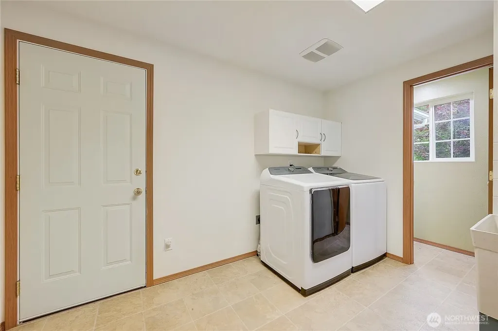 3995 SW Cimmarron Lane Port Orchard WA 98367