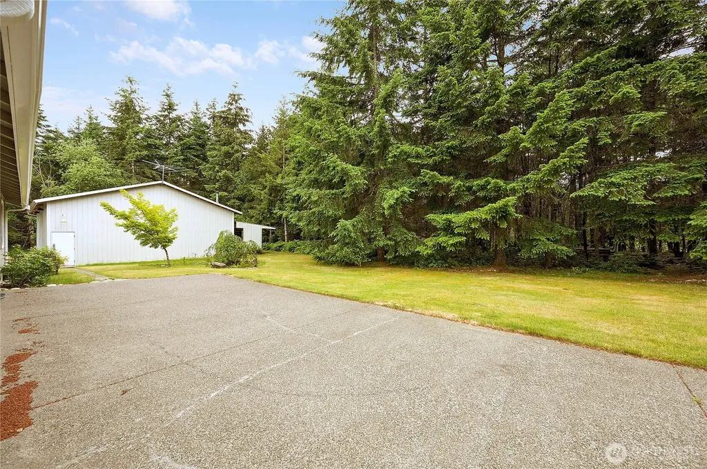 3995 SW Cimmarron Lane Port Orchard WA 98367