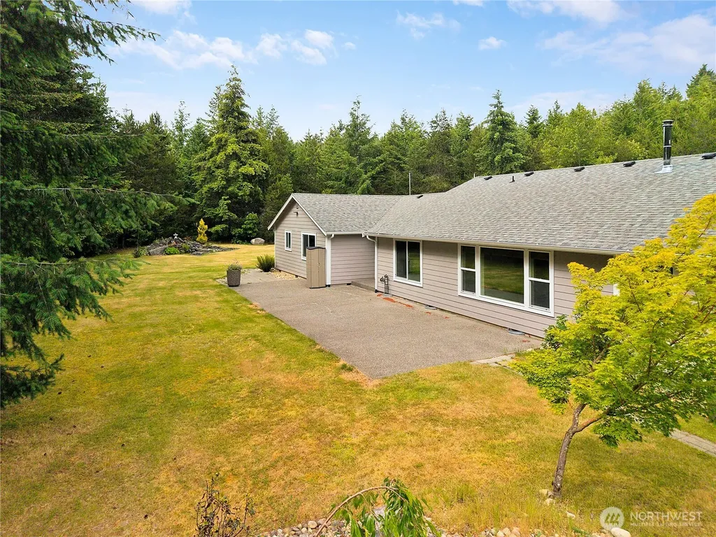3995 SW Cimmarron Lane Port Orchard WA 98367
