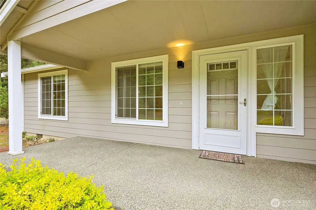 3995 SW Cimmarron Lane Port Orchard WA 98367
