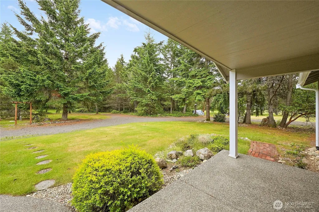 3995 SW Cimmarron Lane Port Orchard WA 98367