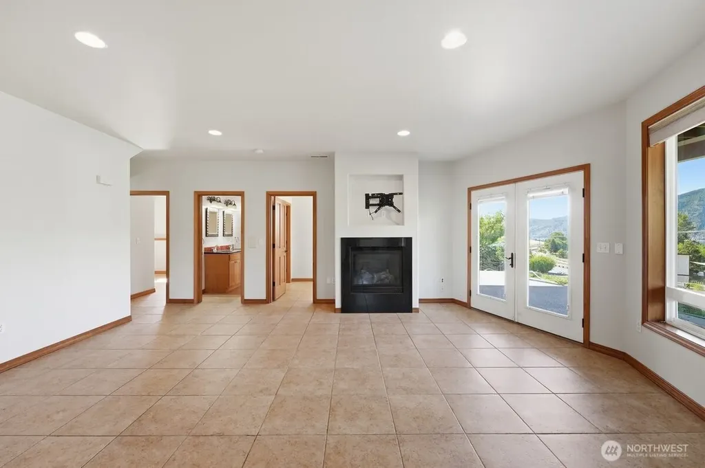 22 Washington Street Manson WA 98831