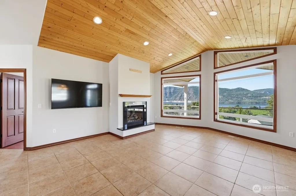22 Washington Street Manson WA 98831