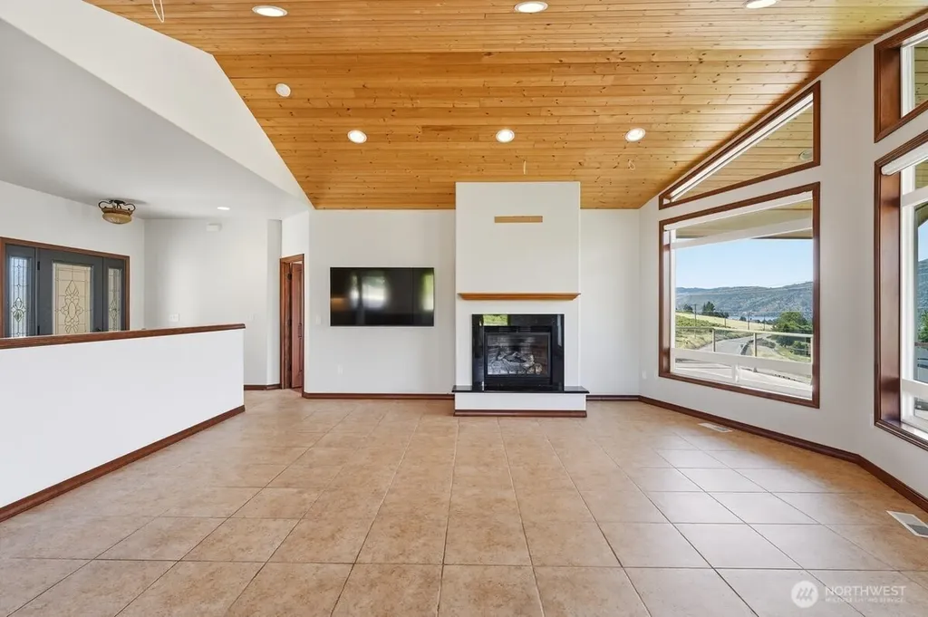 22 Washington Street Manson WA 98831