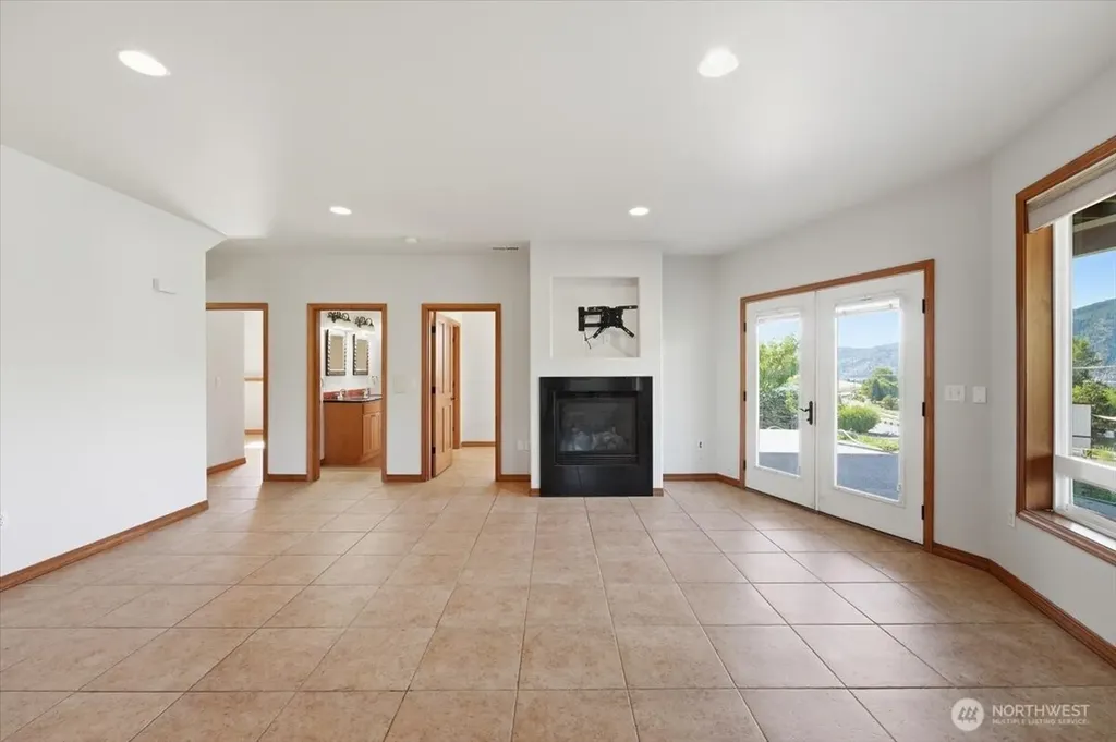 22 Washington Street Manson WA 98831