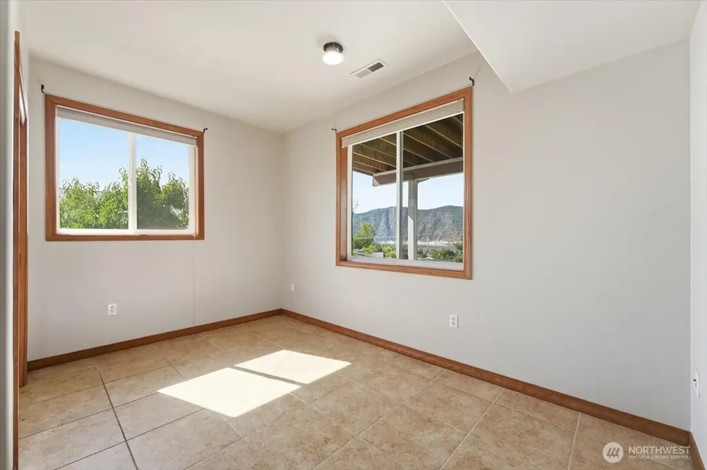 22 Washington Street Manson WA 98831