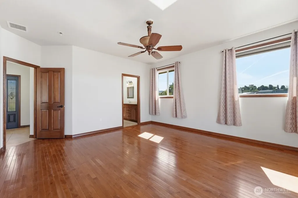 22 Washington Street Manson WA 98831