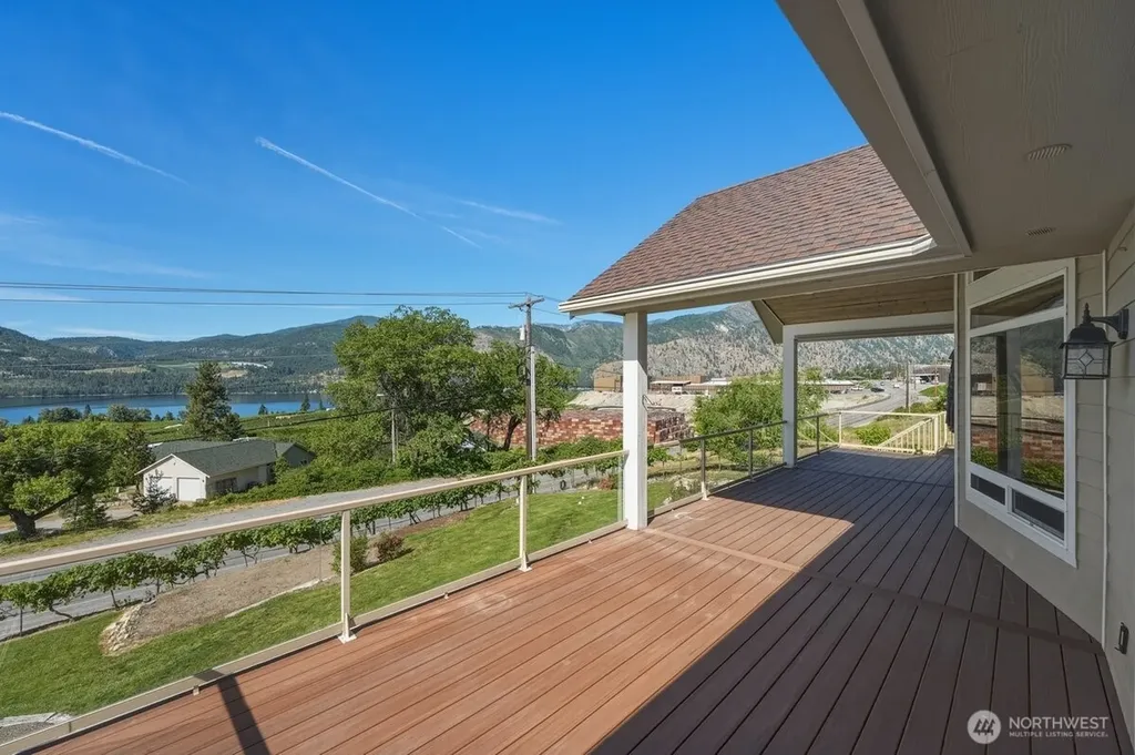 22 Washington Street Manson WA 98831