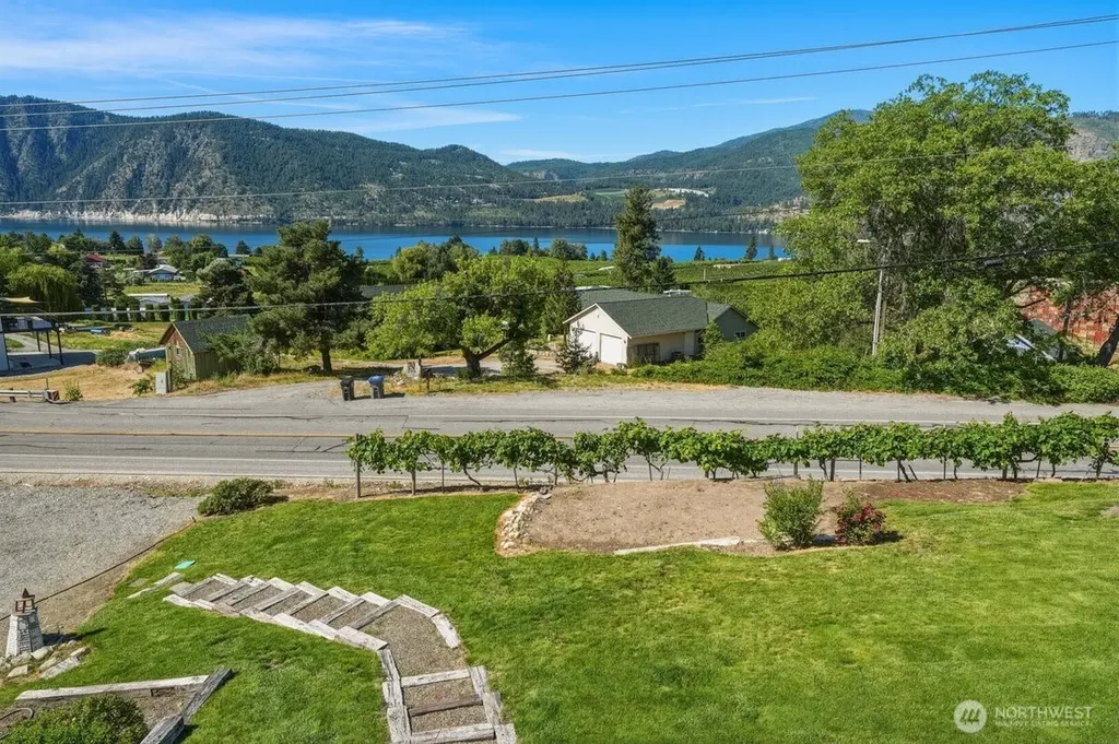 22 Washington Street Manson WA 98831