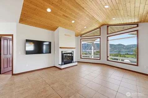 22 Washington Street Manson WA 98831