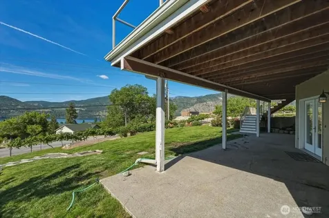 22 Washington Street Manson WA 98831