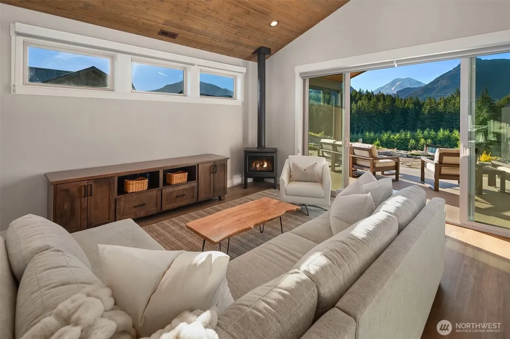 150 Burl Lane Packwood WA 98361