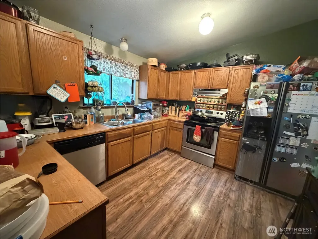 1520 NW Lakehill Circle Silverdale WA 98383