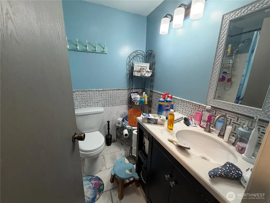 1520 NW Lakehill Circle Silverdale WA 98383