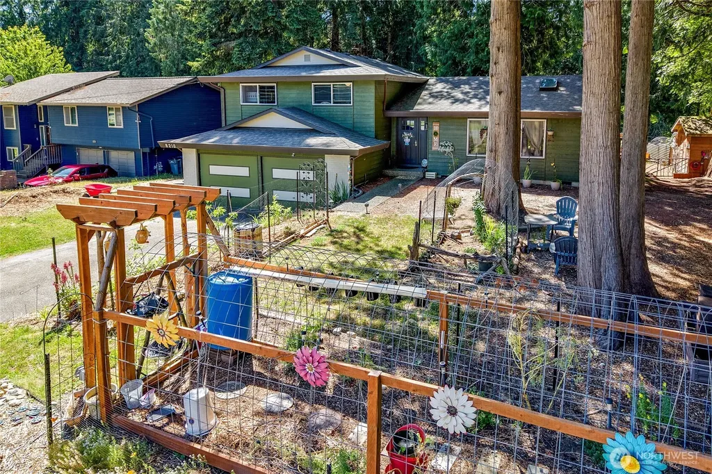 8210 University Point Circle NE Bremerton WA 98311