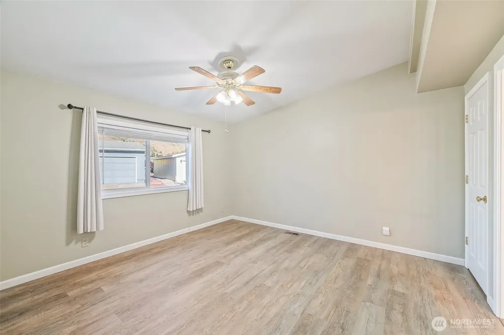 1606 Twin Peaks Drive Wenatchee WA 98801