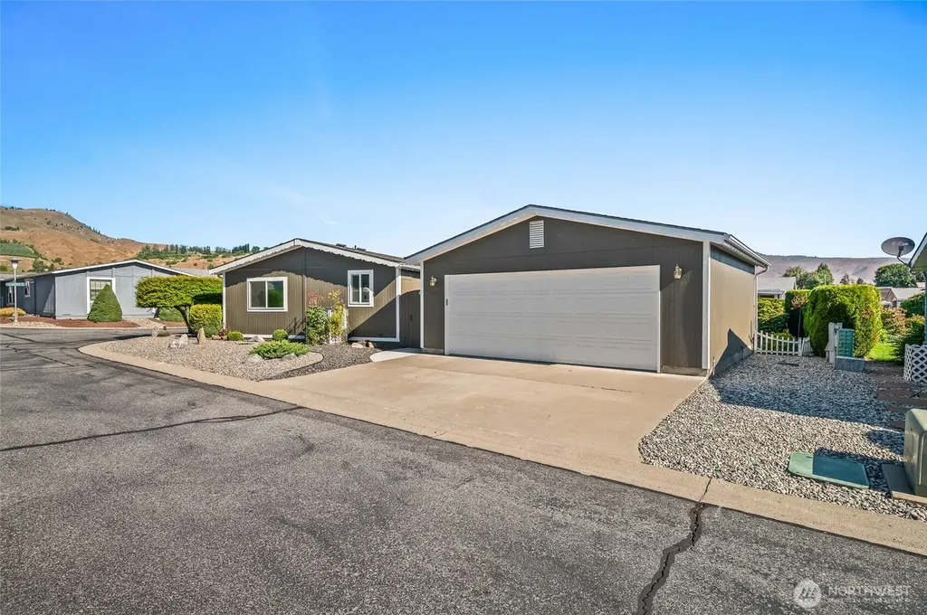 1606 Twin Peaks Drive Wenatchee WA 98801
