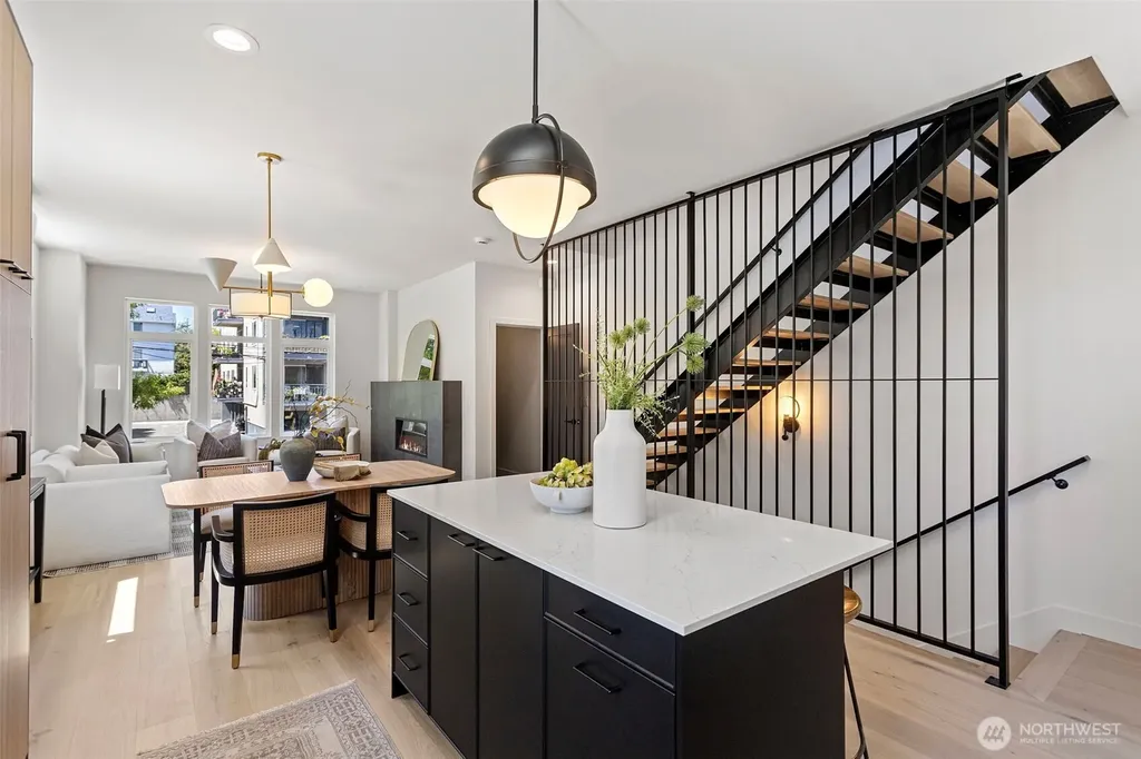 4432 Dayton Avenue N Seattle WA 98103
