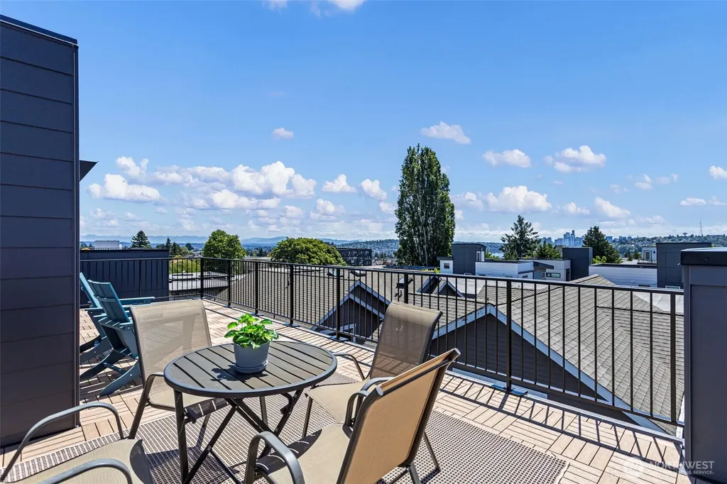 4432 Dayton Avenue N Seattle WA 98103