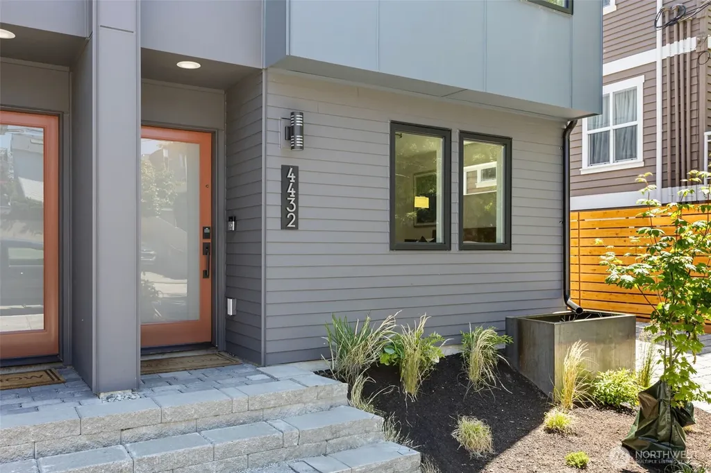 4432 Dayton Avenue N Seattle WA 98103