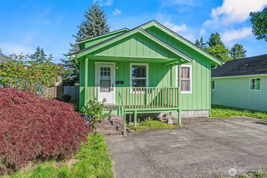 244 19th Avenue Longview WA 98632