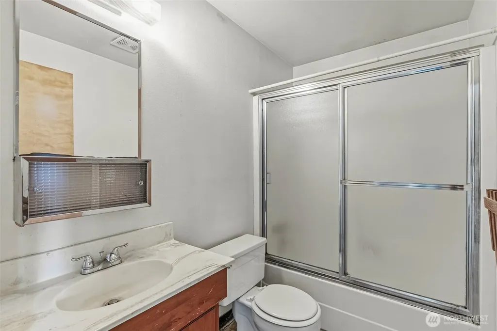 244 19th Avenue Longview WA 98632