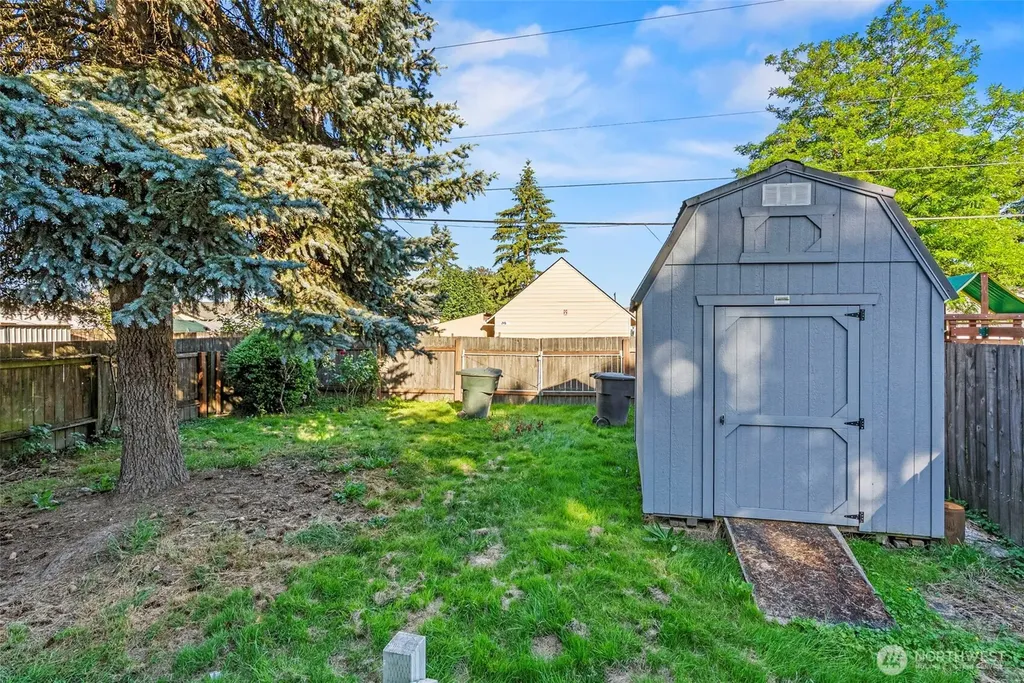 244 19th Avenue Longview WA 98632