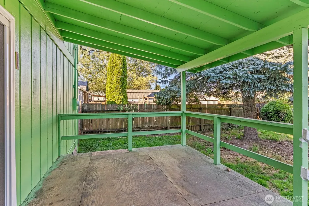 244 19th Avenue Longview WA 98632