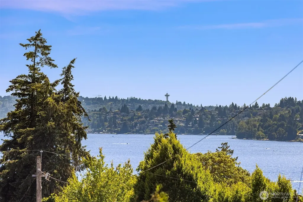 547 16th Avenue W Kirkland WA 98033