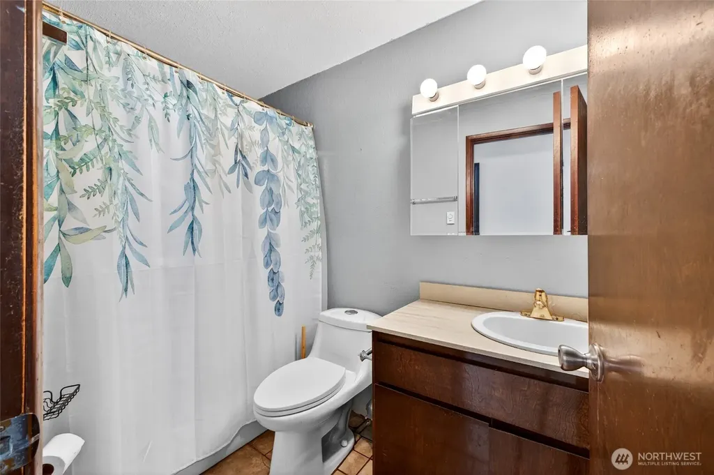 925 139th Street E Tacoma WA 98445