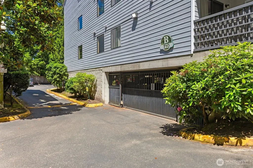 710 N 160th Street Shoreline WA 98133
