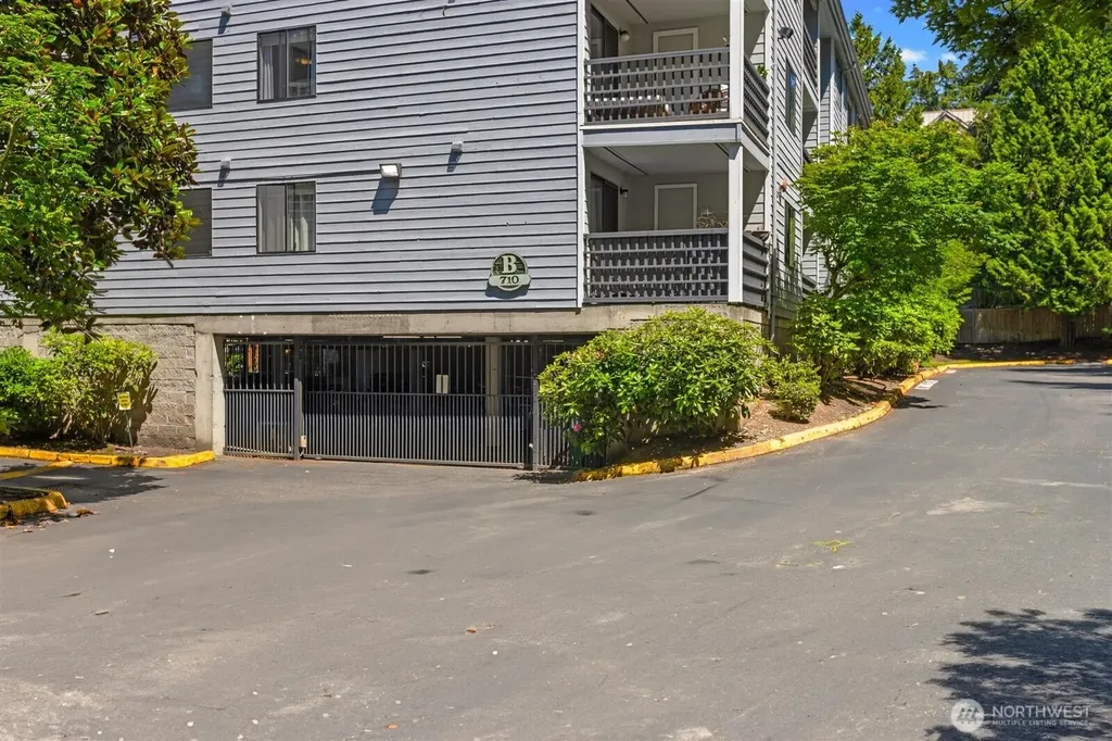 710 N 160th Street Shoreline WA 98133