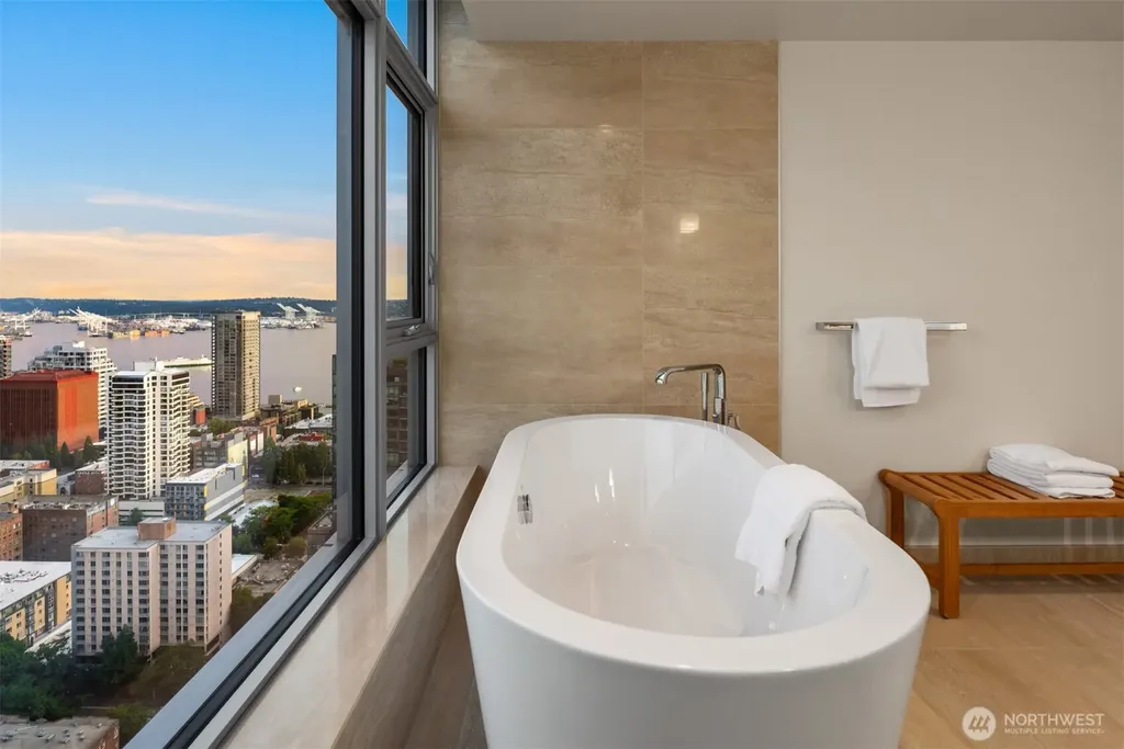 583 Battery Street Seattle WA 98121