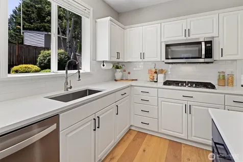 4125 NE 27th Place Renton WA 98059