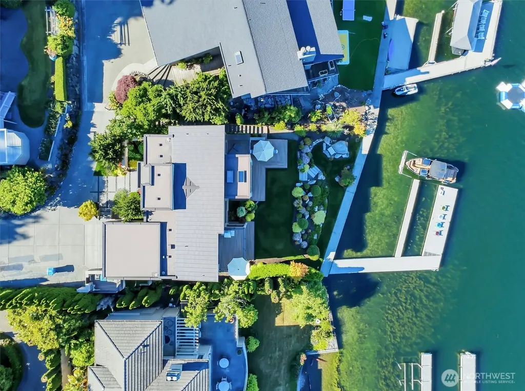 6922 96th Avenue SE Mercer Island WA 98040