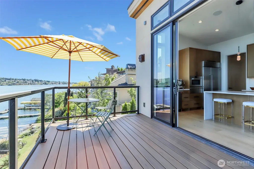 6922 96th Avenue SE Mercer Island WA 98040