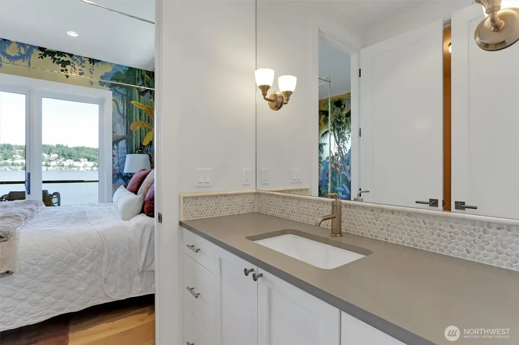 6922 96th Avenue SE Mercer Island WA 98040