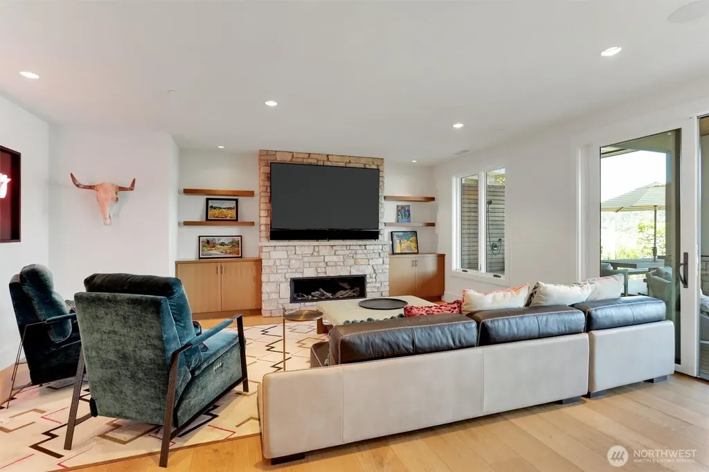 6922 96th Avenue SE Mercer Island WA 98040